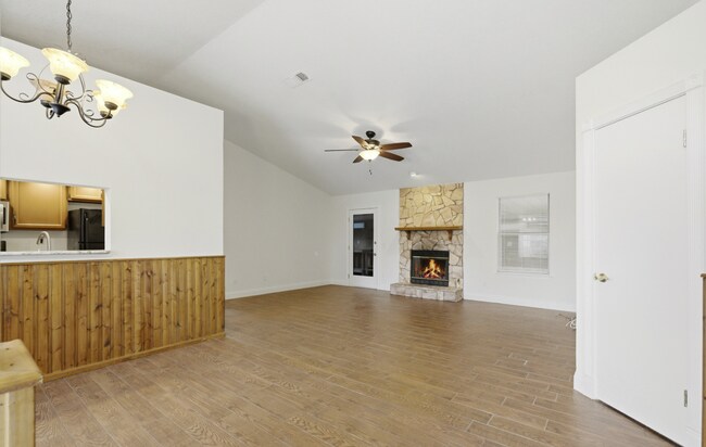 Building Photo - 2162 Saint Martins Dr E