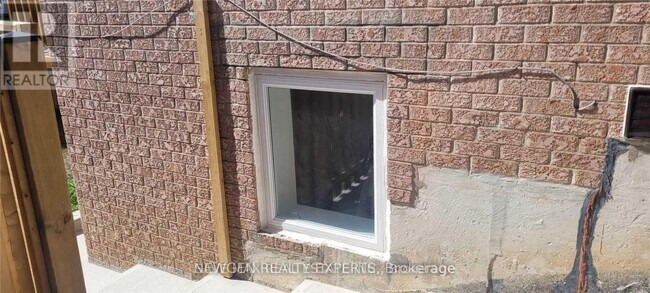 Building Photo - 3080 Olympus Mews