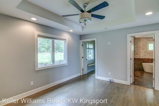 Building Photo - 3 br, 2 bath House - 144 King Drive