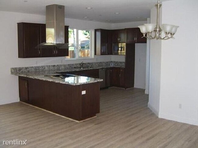 Foto del edificio - 3 br, 2 bath House - 1393 Live Oak Ln