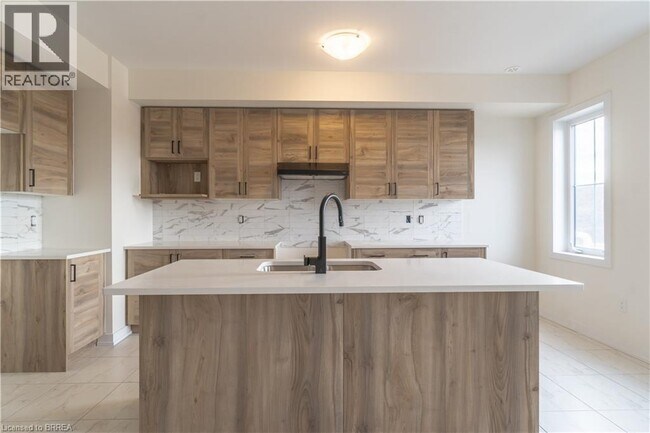 Photo du bâtiment - 237 Gillespie Dr