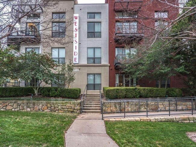 Foto del edificio - 4605 Cedar Springs Rd