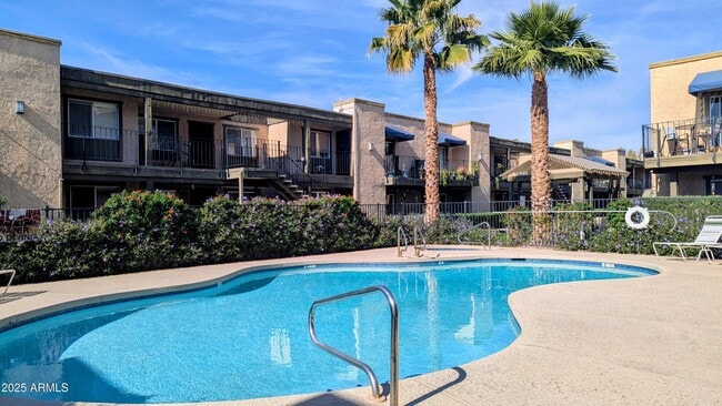 Foto del edificio - 2228 E Campbell Ave