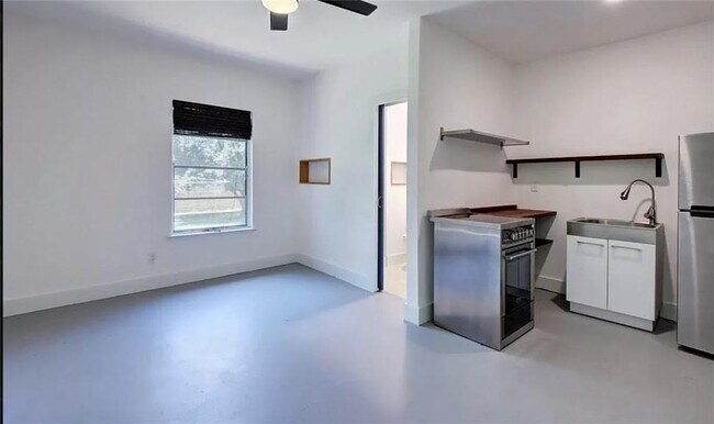Building Photo - 3209 Jack Cook Dr