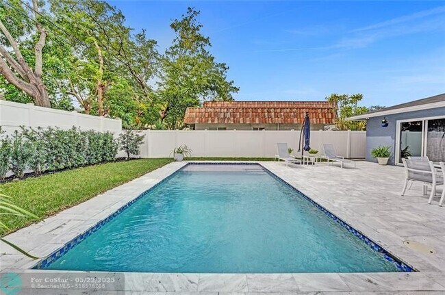 Foto del edificio - 1280 NE 40th St