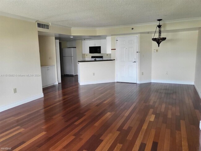 Foto del edificio - 2 br, 2 bath Condo - 2351 Douglas Rd Apt 707