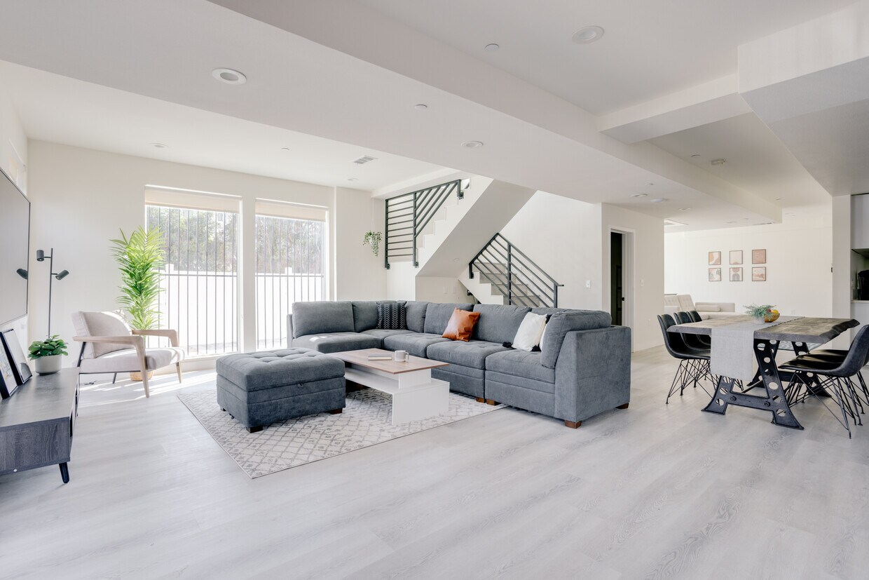 Foto principal - 1366 W 35th St