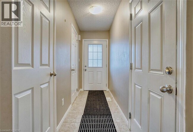 Photo du bâtiment - 3045 Springmeadow Road