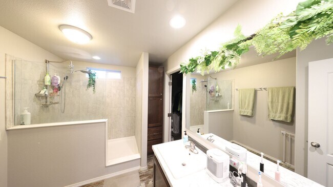 Foto del edificio - 3 Bed 2 Bath - Pet Friendly - Groups - NAS Whidbey