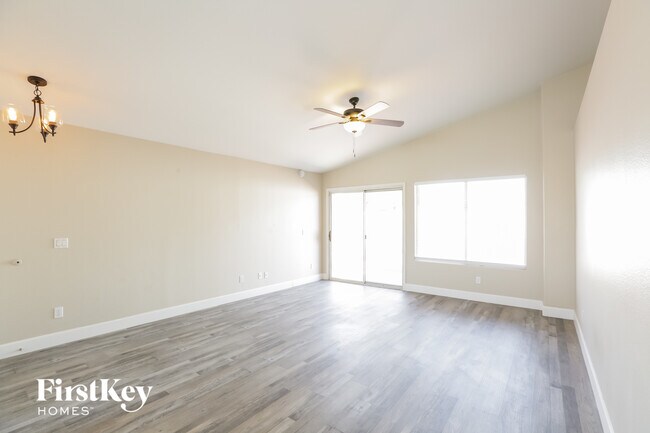 Foto del edificio - 8630 W Shaw Butte Dr