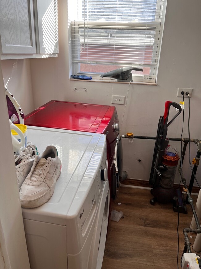 Photo - 1518 W Augusta Blvd House