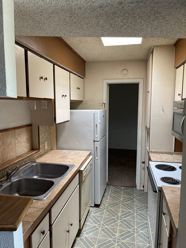 Building Photo - 6161 Denis Ln