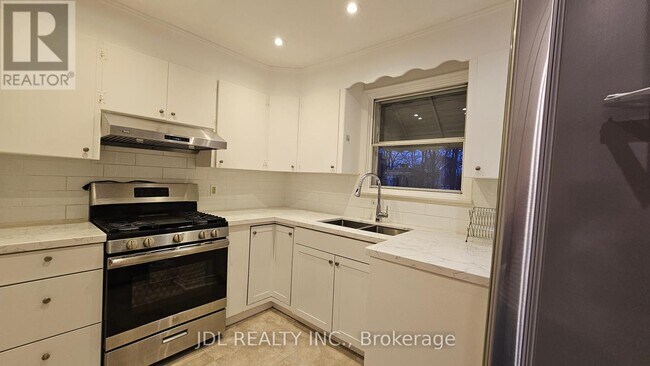 Building Photo - 73 Shilton Rd