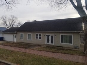 Building Photo - 356 Hennepin St