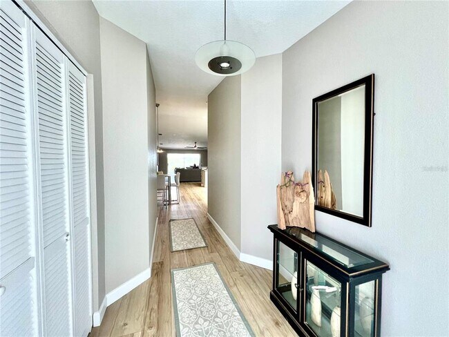 Building Photo - 2042 Matecumbe Key Rd