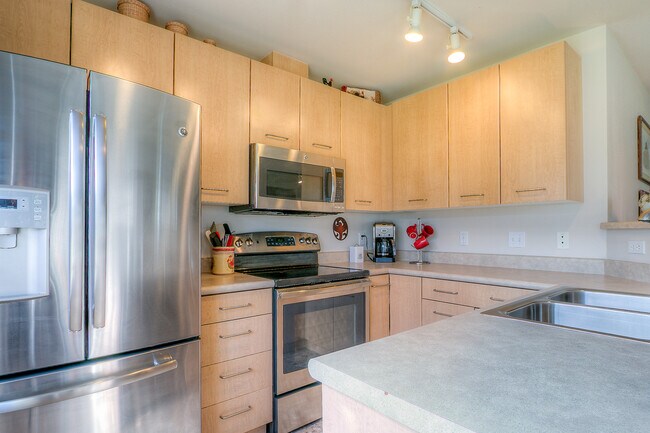 Foto del edificio - Beautiful 3 Bedroom Bordeaux Condo with 2 ...