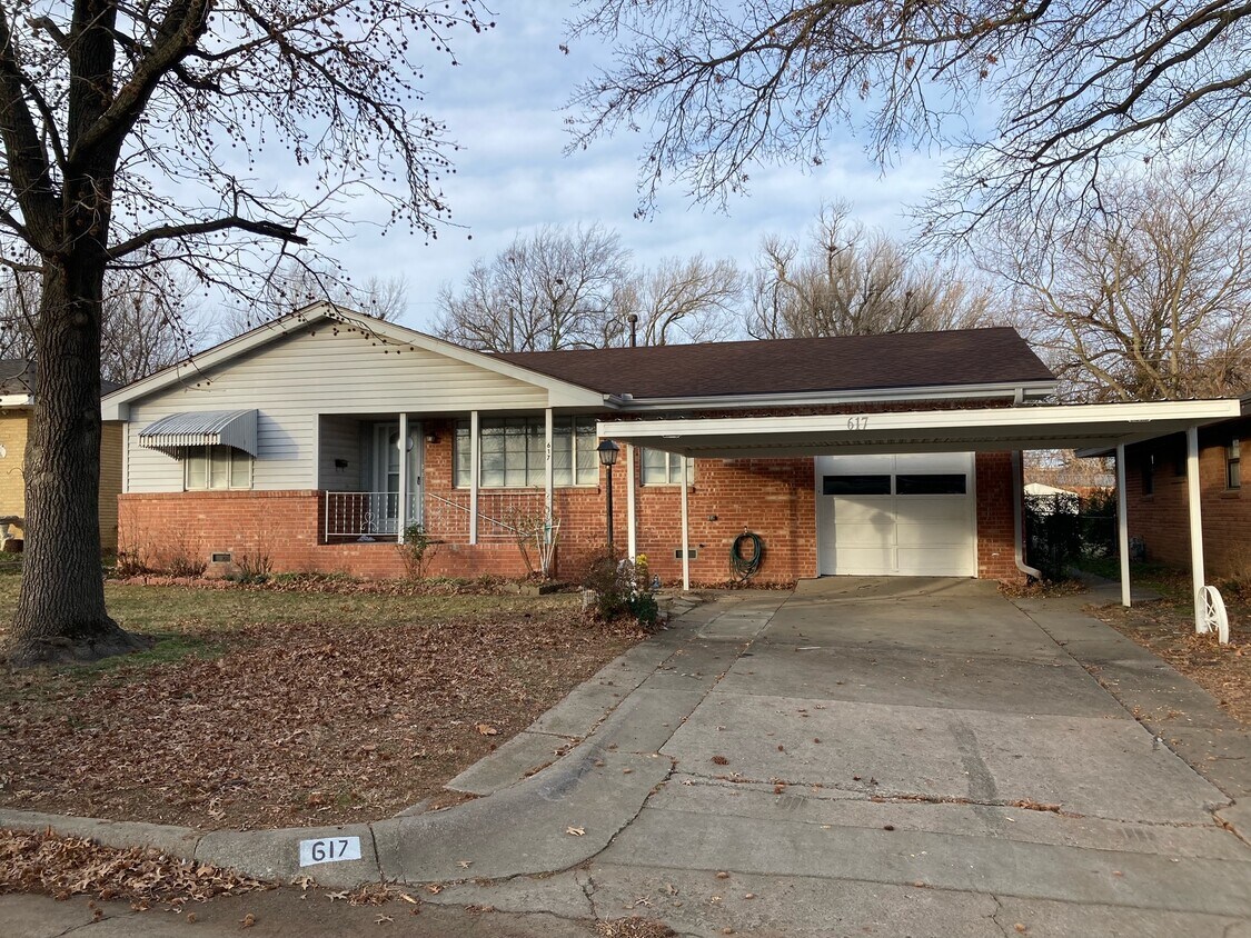 617 SE Wilshire Ave, Bartlesville, OK 74006 House for Rent in