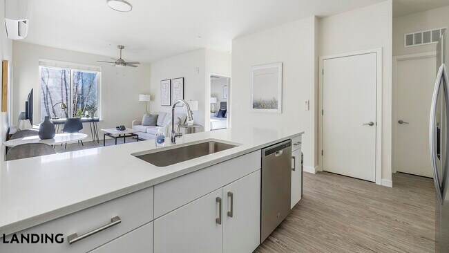 Foto del edificio - 3158 SW 12th Ave