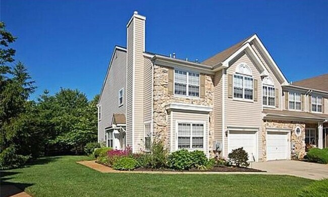 Foto del edificio - 8201 Normandy Dr
