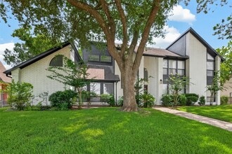 Building Photo - 15714 Sylvan Lake Dr