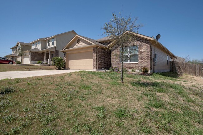 Foto del edificio - Relaxing 3 Bedroom, 2 Bath Home Near Hutto...
