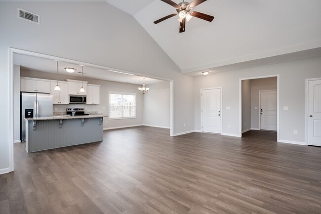 Foto del edificio - 311 Koweta Way