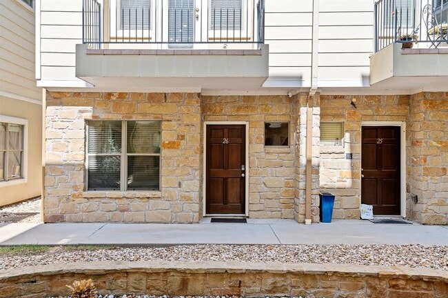 Building Photo - 1115 Kinney Ave