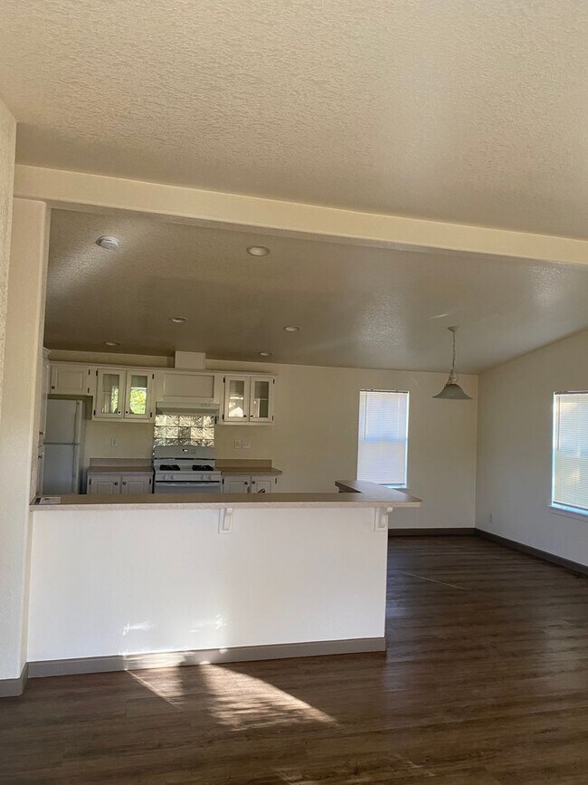 Foto del edificio - 270 Phelan Ranch Way