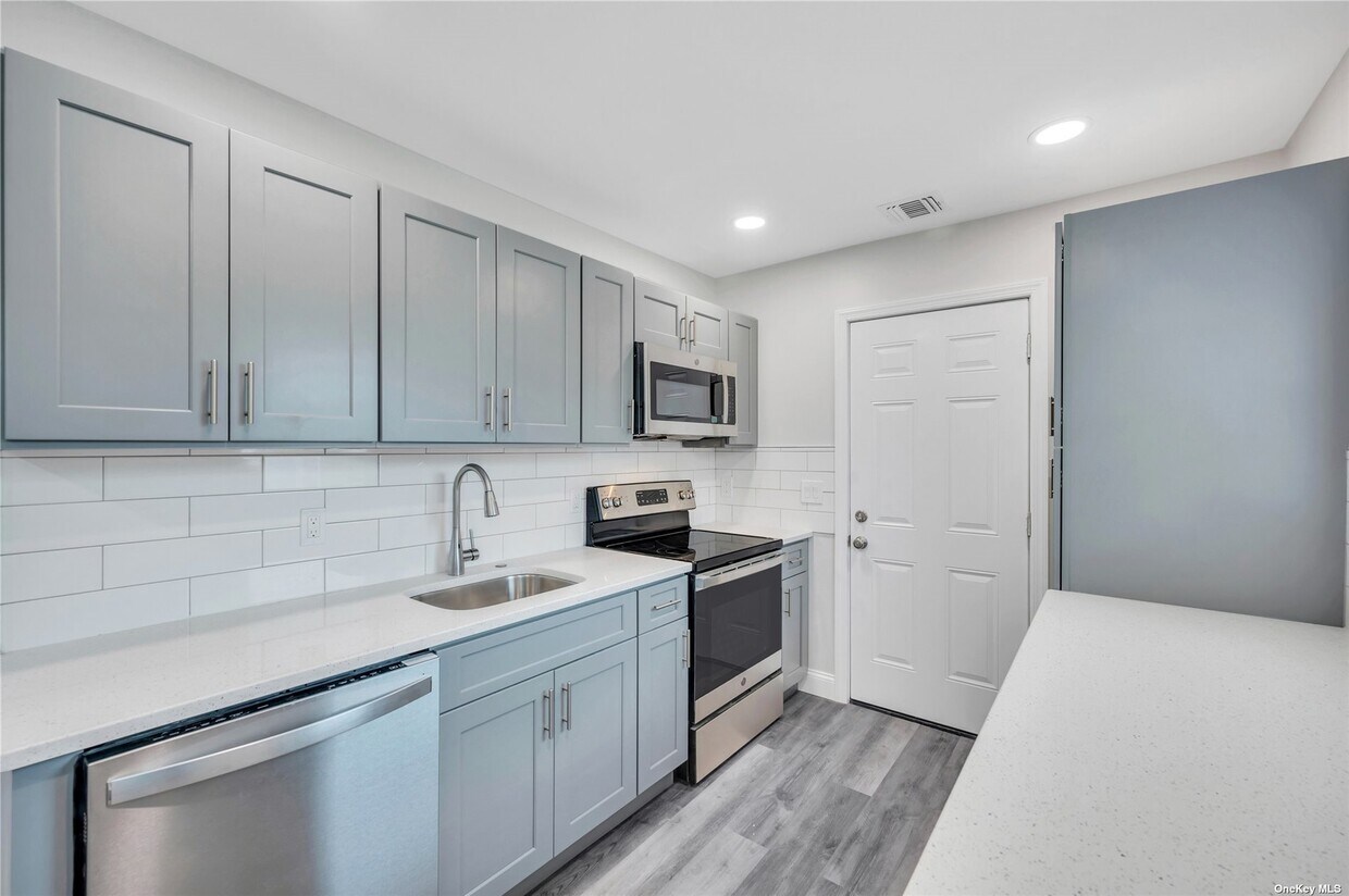 615 Macdonald Ave, Bellport, NY 11713 House Rental in Bellport, NY