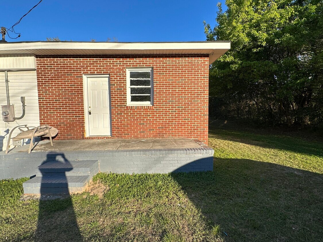 Primary Photo - 654 Horry St NE