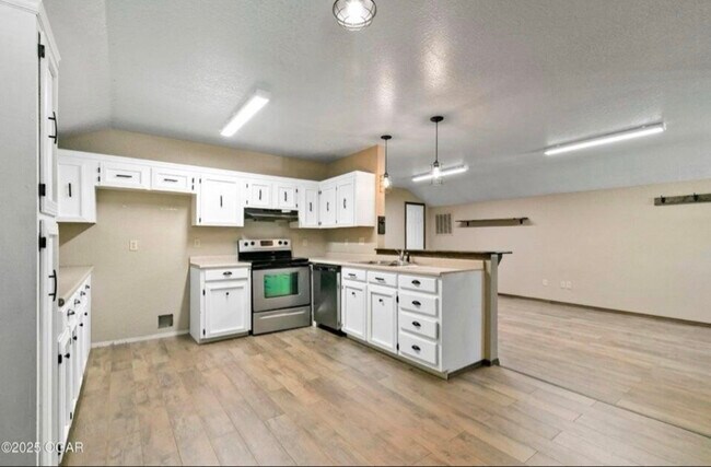 Foto del edificio - 6496 Racine St