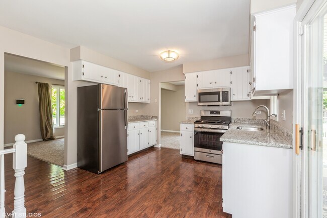 Foto del edificio - 98 Quail Hollow Ct