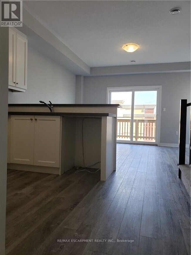 Building Photo - 57 Aquarius Cres