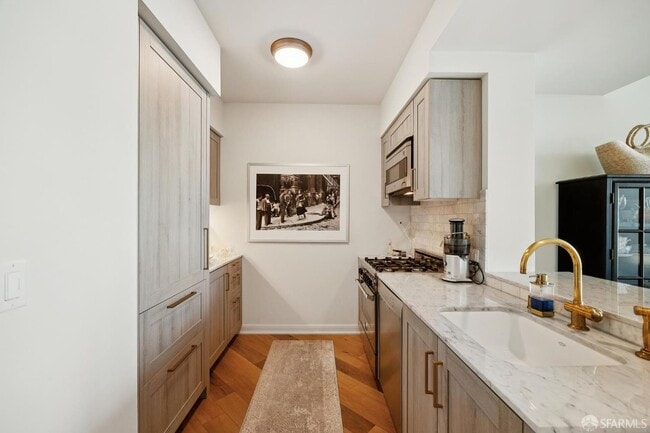 Building Photo - 401 Harrison St