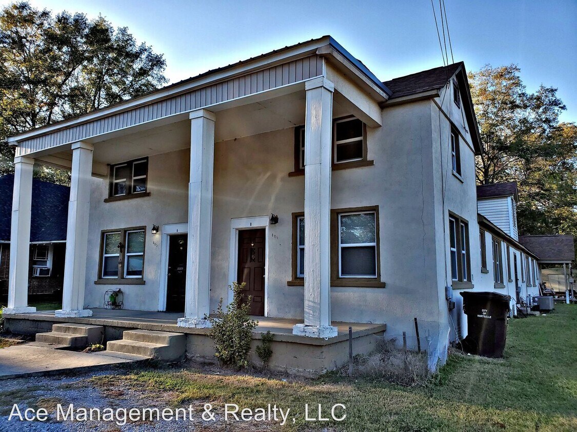 Primary Photo - 805 Main St E