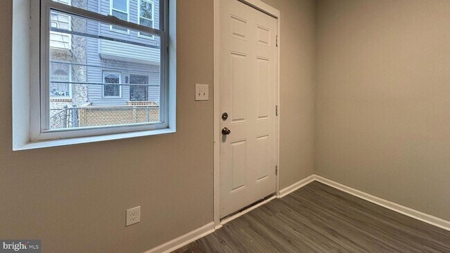 Photo - 1536 S Napa St Townhome