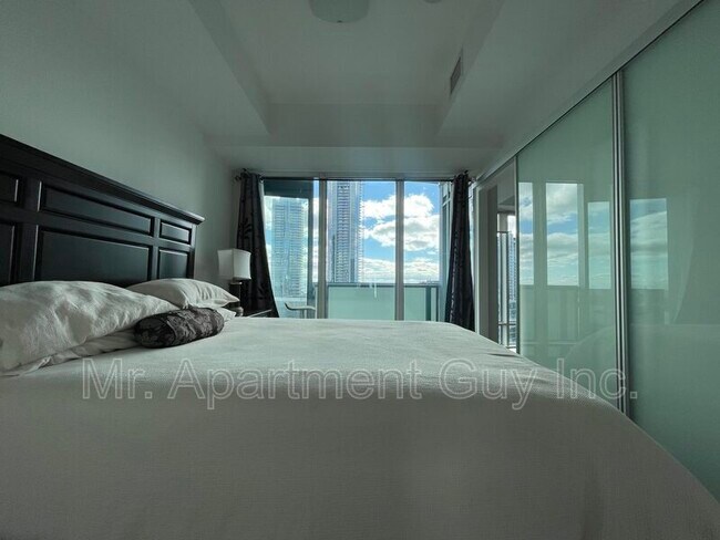 Building Photo - 8 The Esplanade