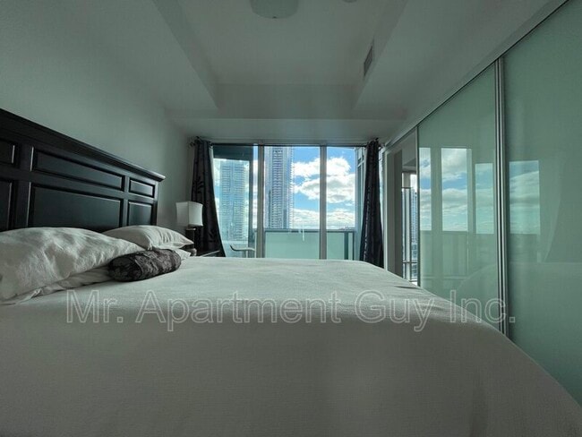 Photo du bâtiment - 8 The Esplanade