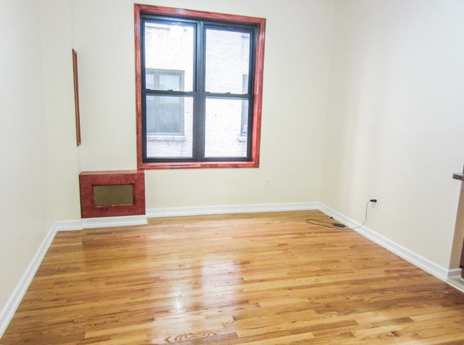 Building Photo - 377 42nd St