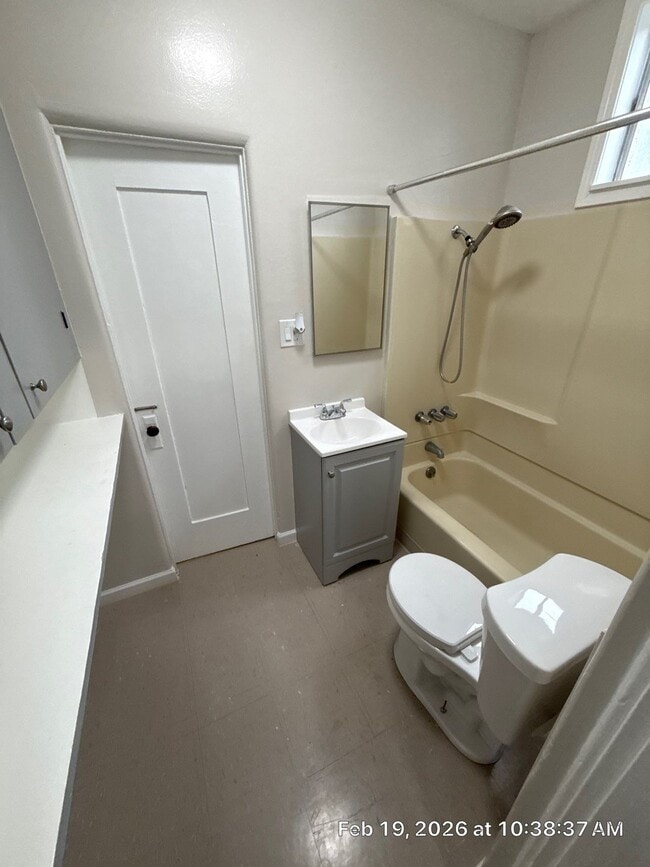 Foto del edificio - 946-948 E Nocta