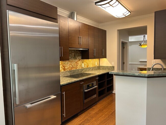 Building Photo - 2115 Ganton Green