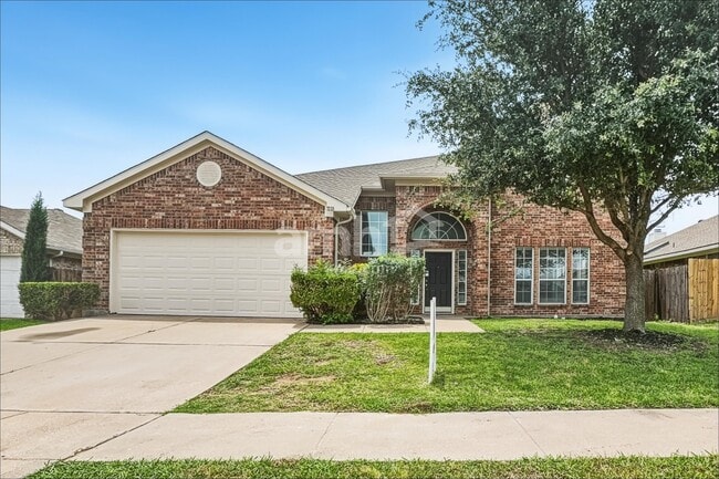 Building Photo - 7220 Fossil Lake Dr