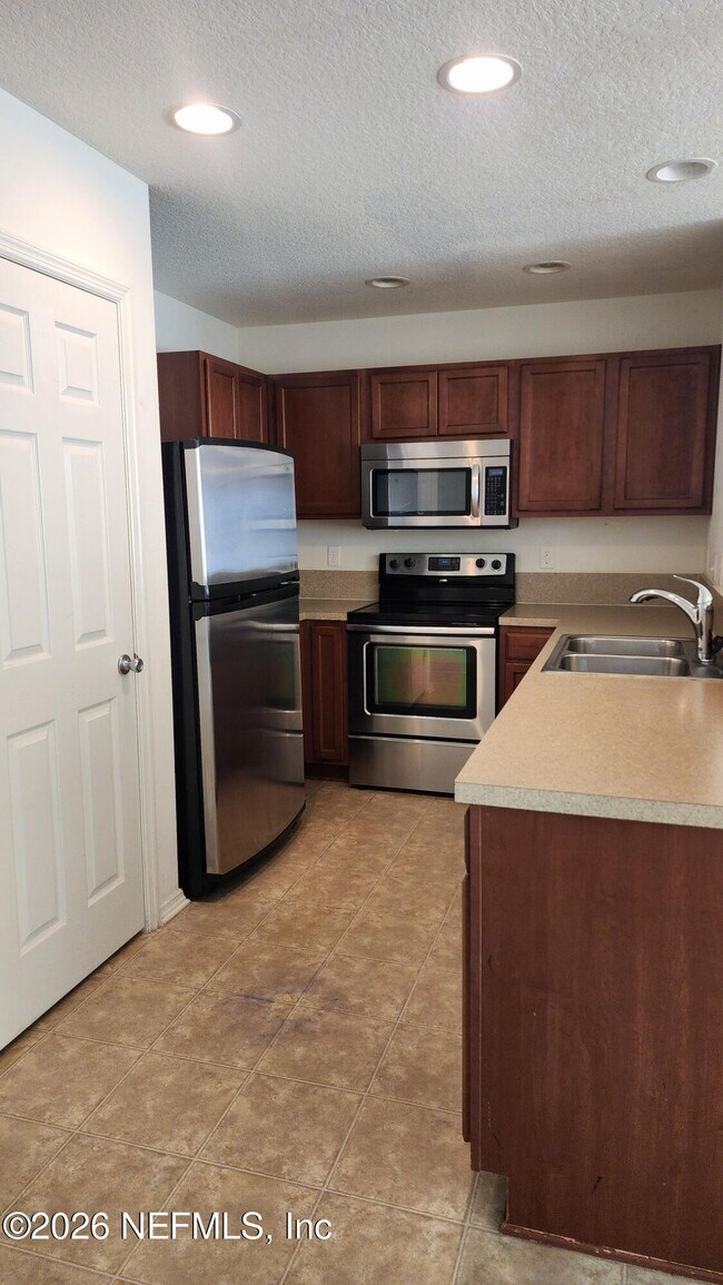 Foto del edificio - 269 Michelangelo Pl