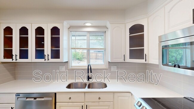 Foto del edificio - 3660 Brentwood Terrace