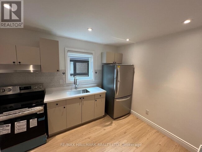 Building Photo - 163 Boulton Ave