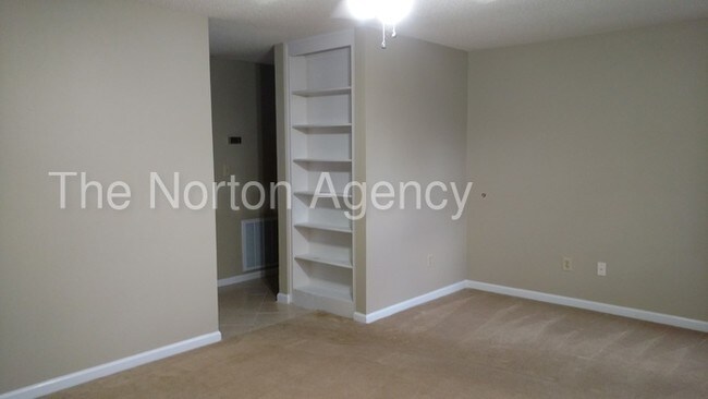 Building Photo - 4303 McClure Dr