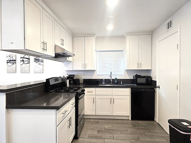 Foto del edificio - 123 E Bennett Ave