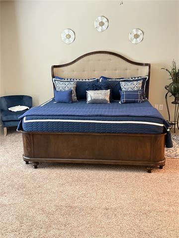 Foto del edificio - 303 S Kealy Ave