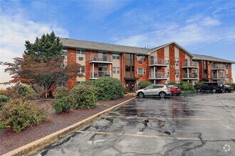 Building Photo - 37 Bullocks Point Ave