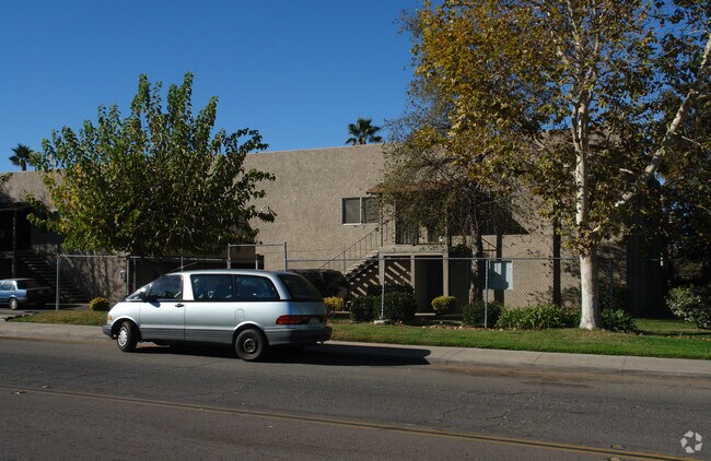 Building Photo - Sun Casa Condods